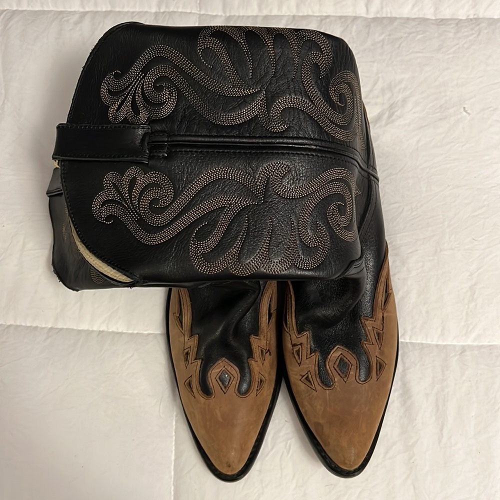 Durango Authentic Boots 🤠 - Picture 5 of 7